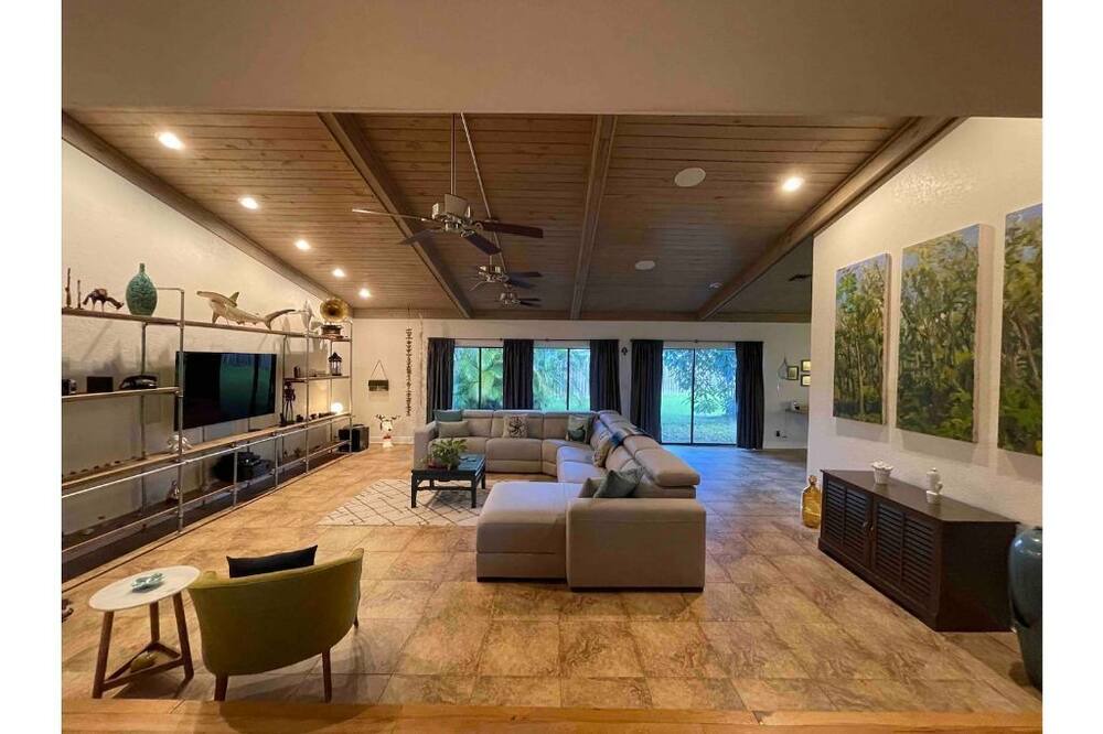 Photo of Livingroom in Tamarac