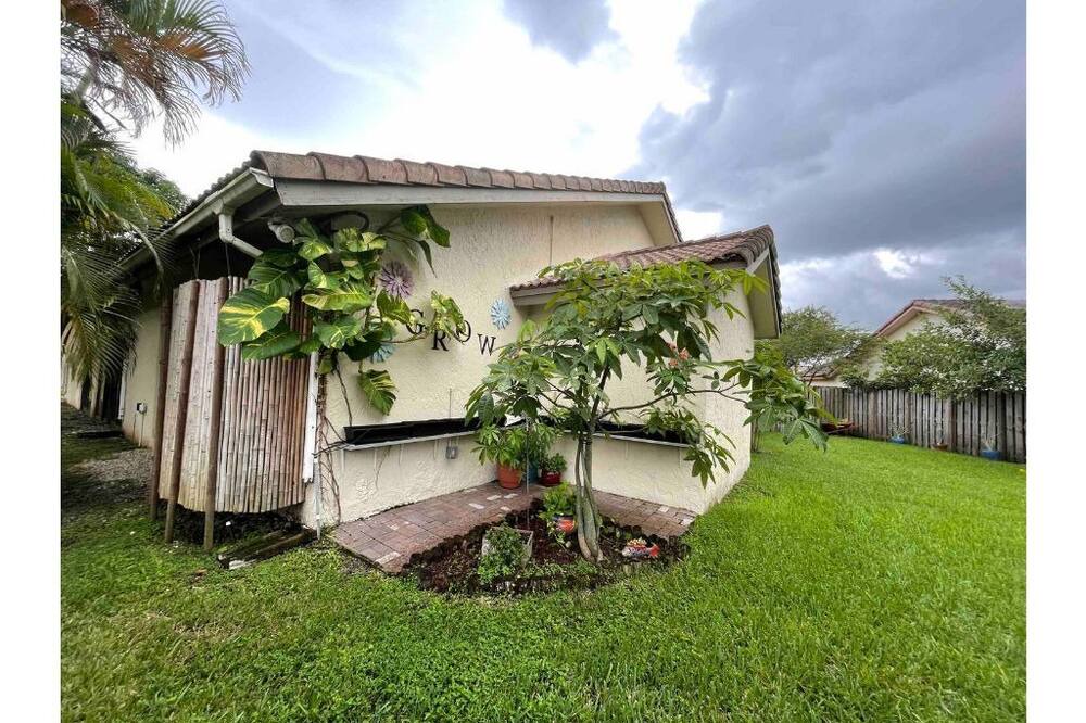 Photo of Others in Tamarac