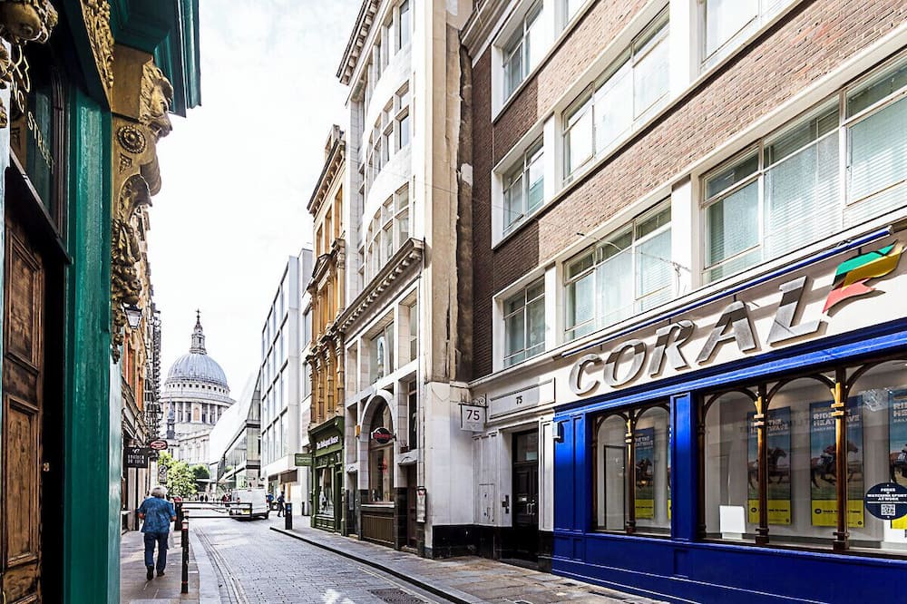 Photo of Outdoor in Bread Street