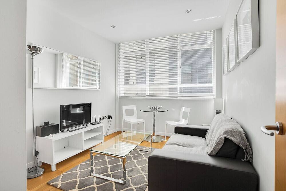 Photo of Livingroom in Coleman Street