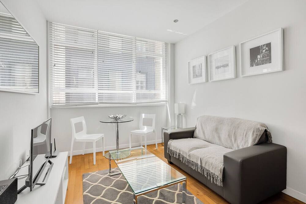 Photo of Livingroom in Coleman Street