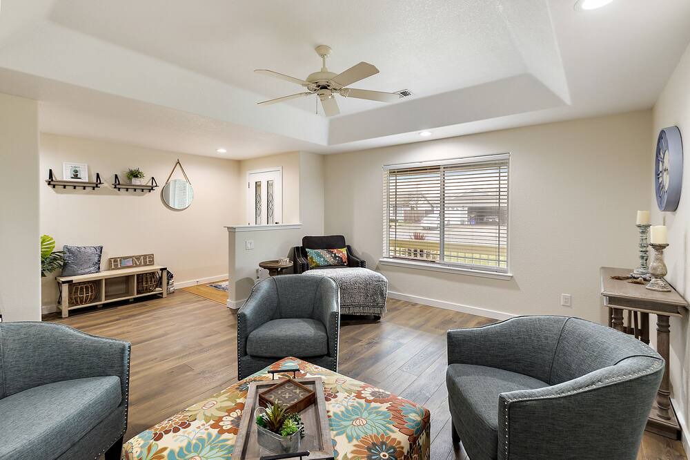 Photo of Livingroom in Central Point