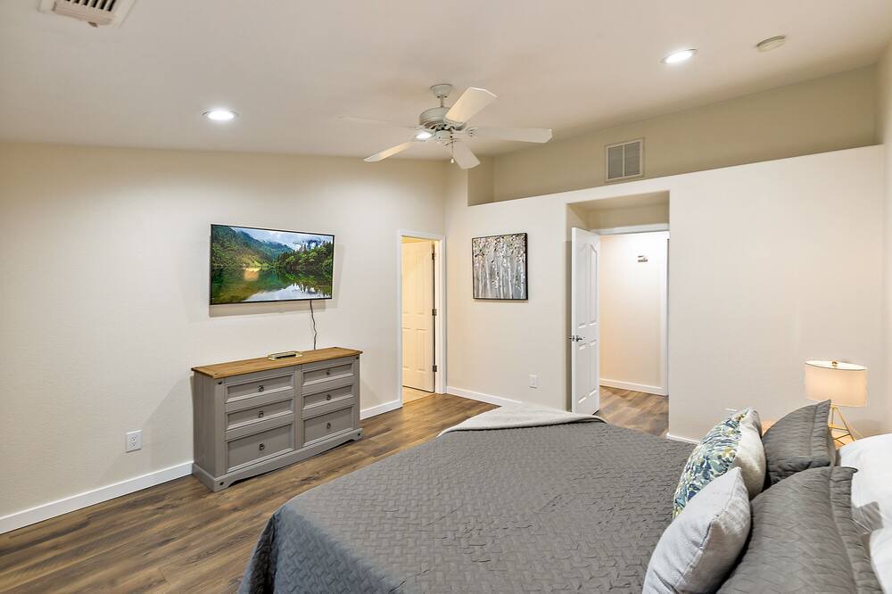 Photo of Bedroom in Central Point