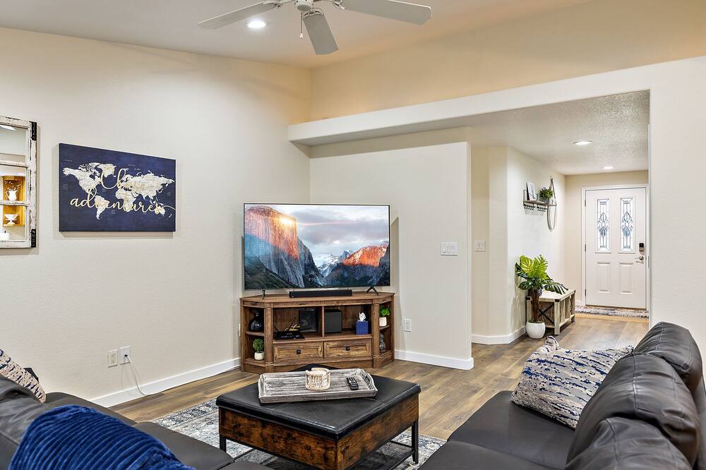 Photo of Livingroom in Central Point
