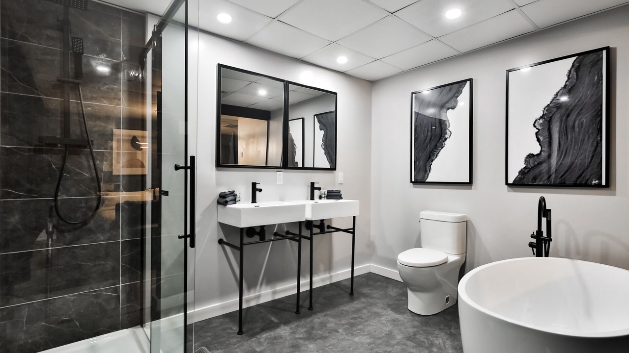 Photo of Bathroom in Ville-Marie