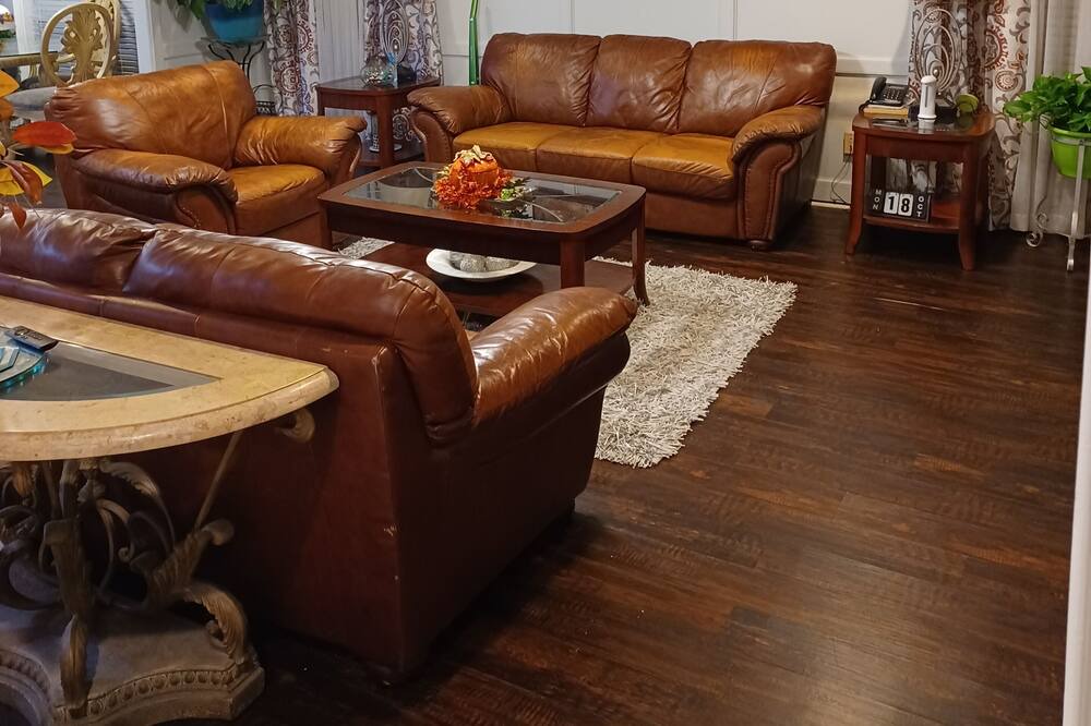 Photo of Livingroom in Bryan
