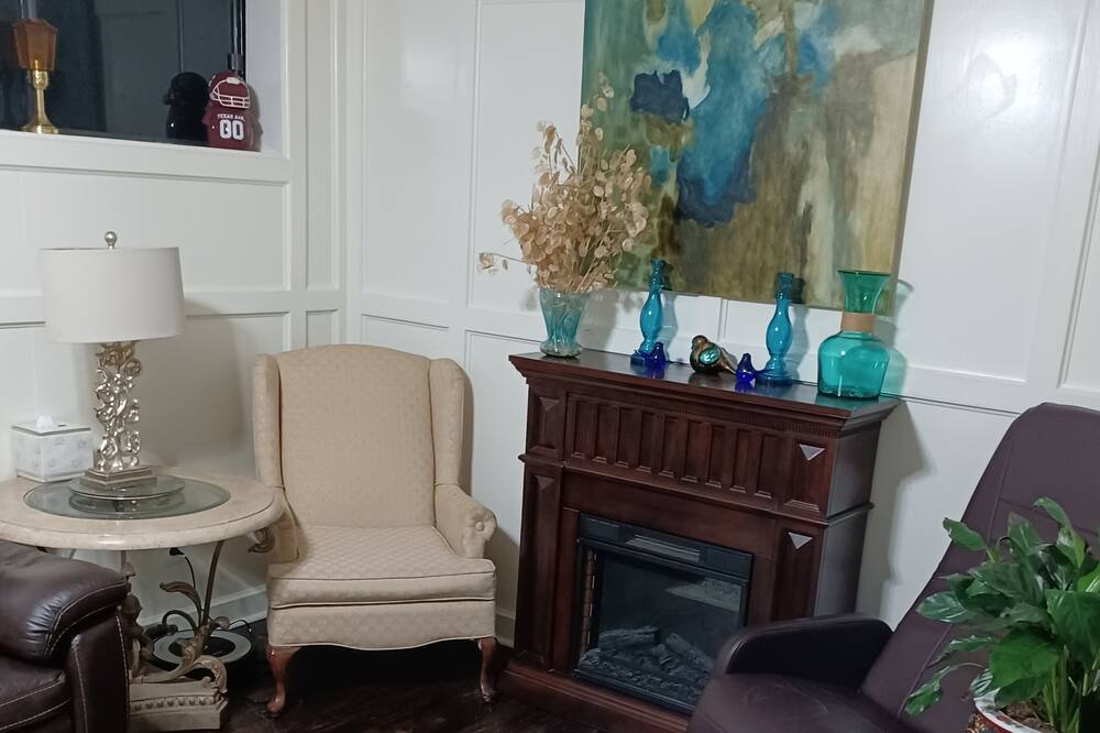 Photo of Livingroom in Bryan