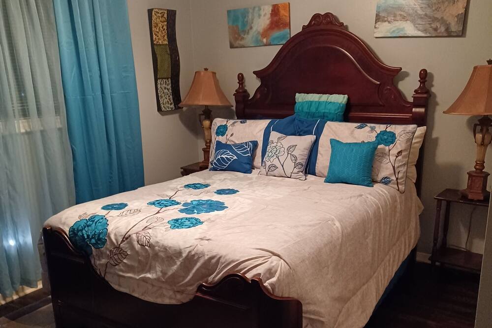 Photo of Bedroom in Bryan