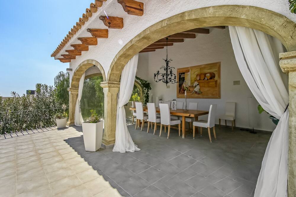 Photo of Patio Balcony in Arnella