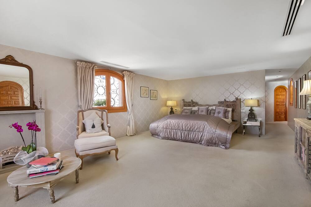 Photo of Bedroom in Arnella