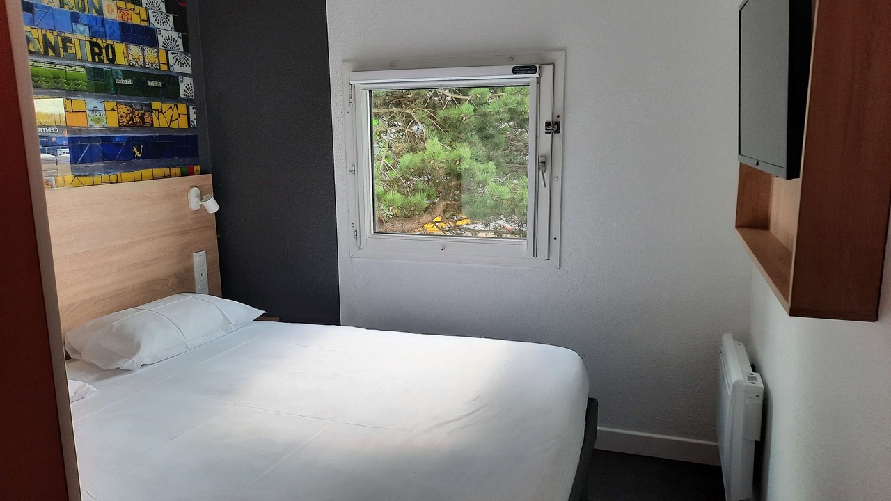Photo of Bedroom in Saint-Contest