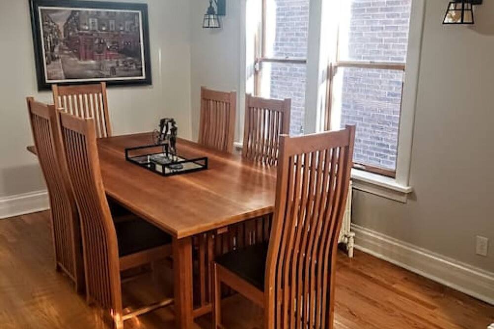 Photo of Livingroom in Sheffield and DePaul
