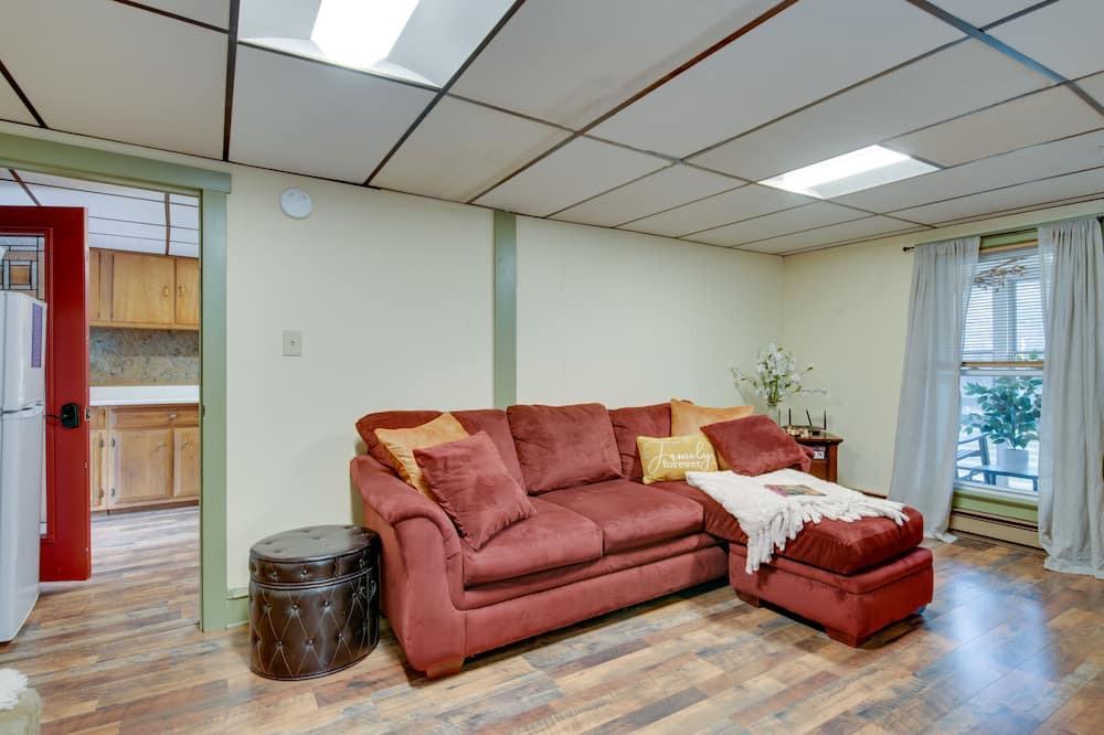 Photo of Livingroom in Brockton