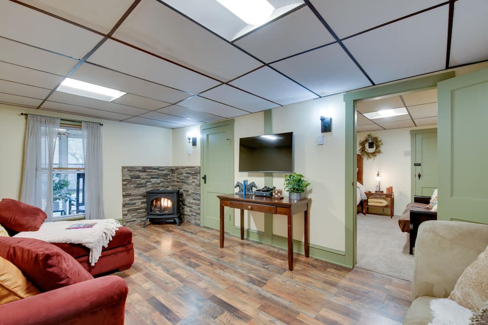 Photo of Livingroom in Brockton