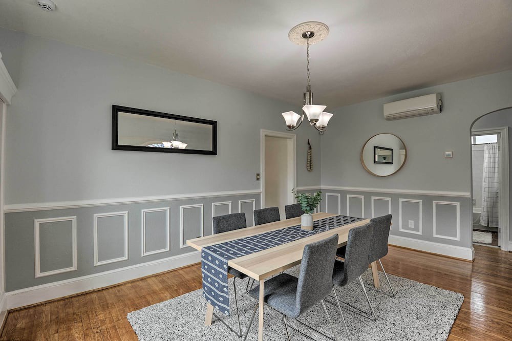 Photo of Livingroom in Savage-Guilford