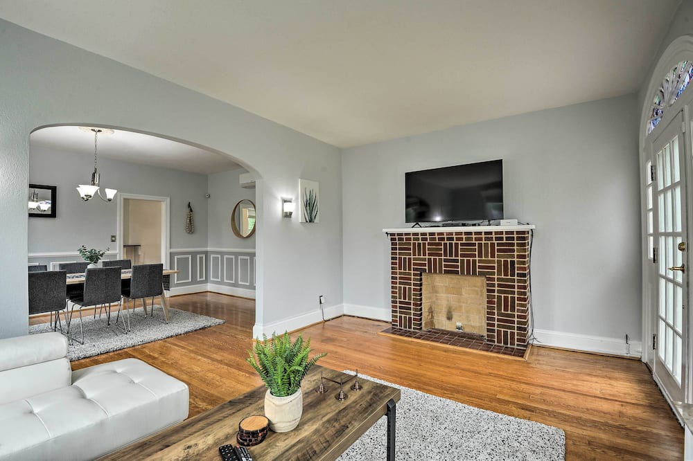 Photo of Bedroom in Savage-Guilford