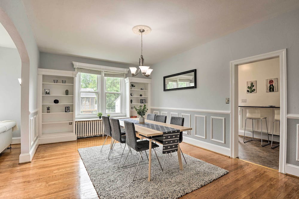 Photo of Livingroom in Savage-Guilford