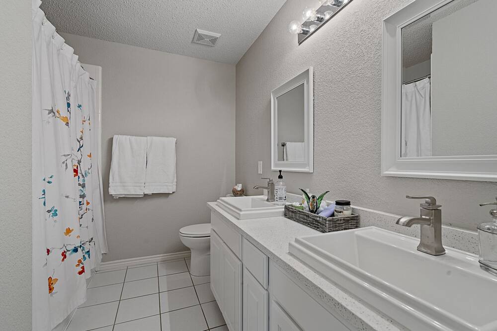 Photo of Bathroom in Valley Ranch