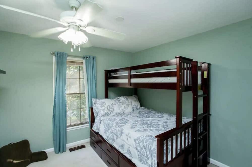 Photo of Others in Newtown