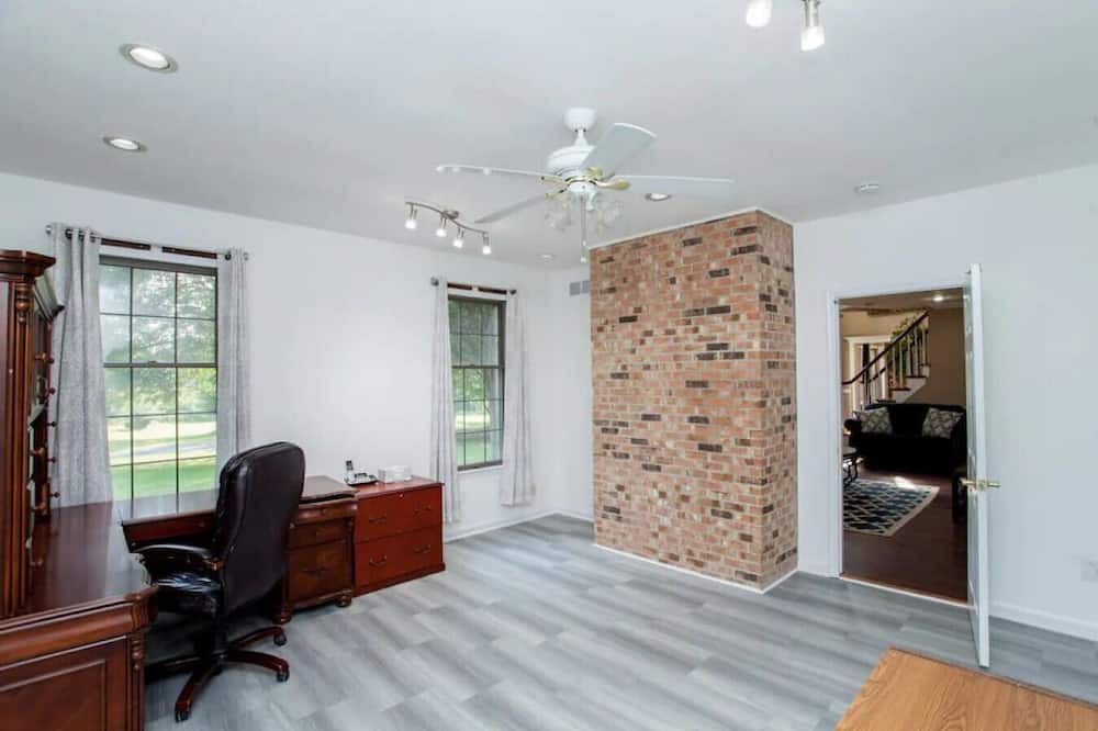 Photo of Others in Newtown