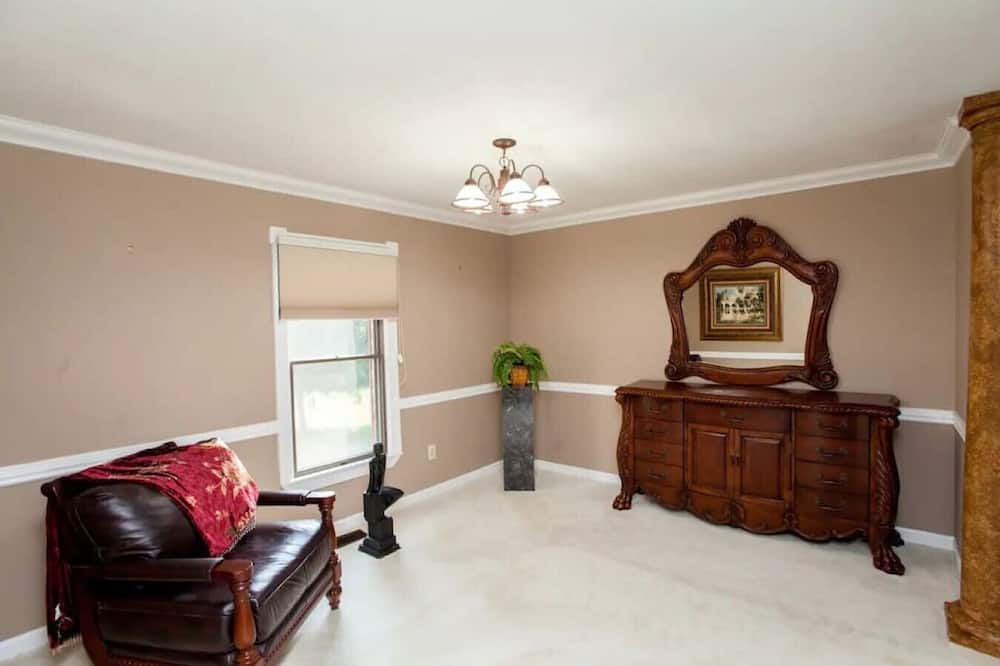 Photo of Others in Newtown