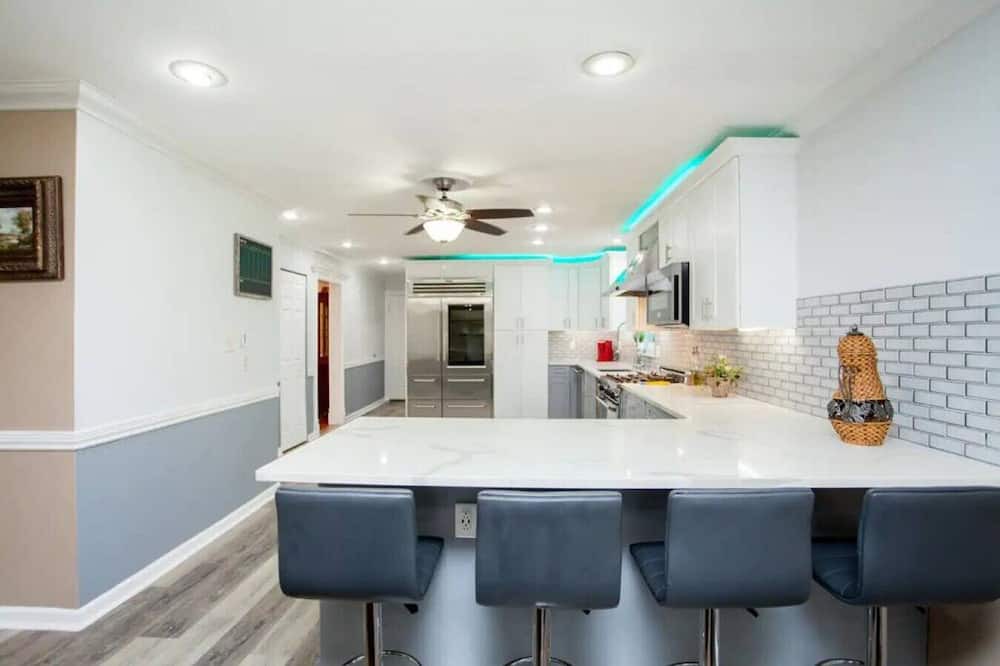 Photo of Others in Newtown