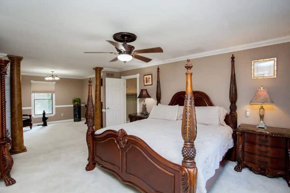 Photo of Bedroom in Newtown