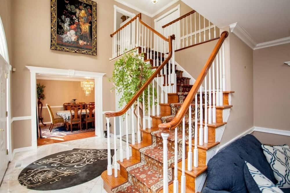 Photo of Others in Newtown