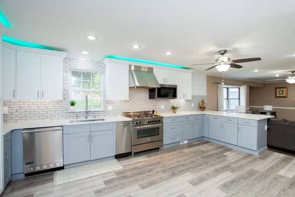 Photo of Others in Newtown