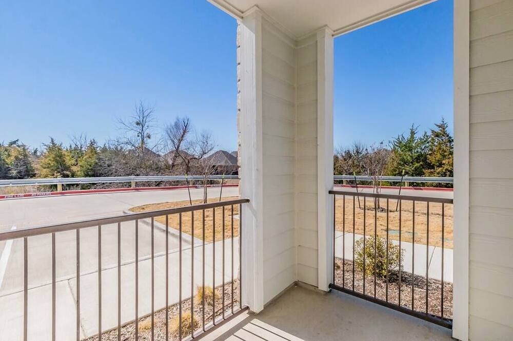 Photo of Patio Balcony in Elmo