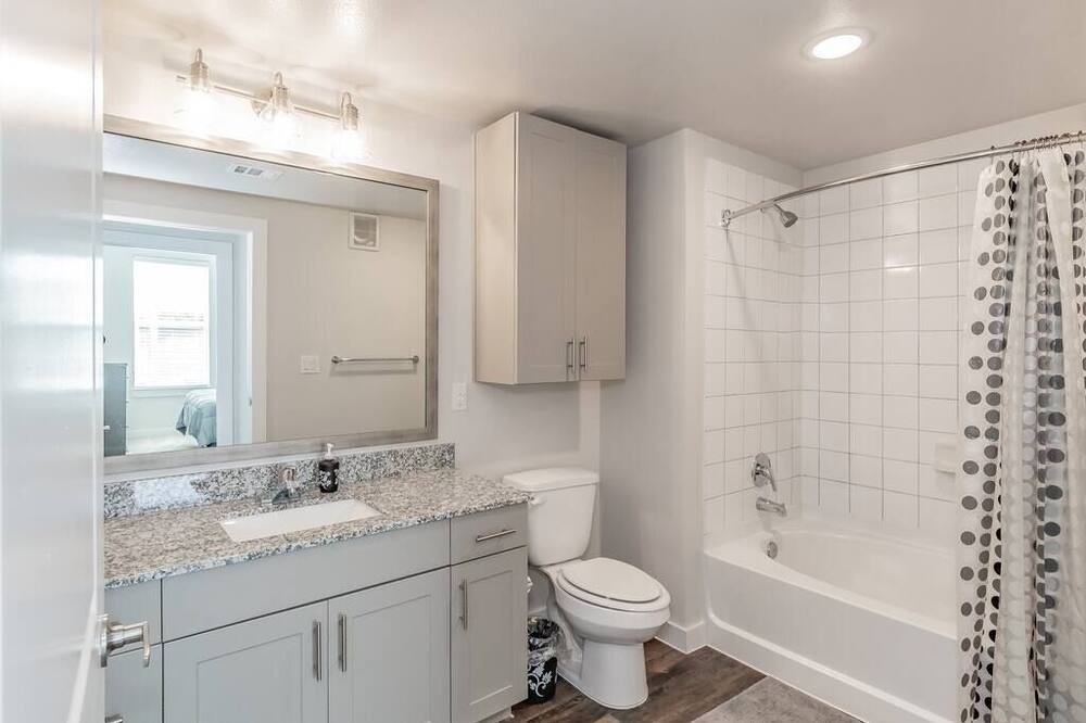 Photo of Bathroom in Elmo