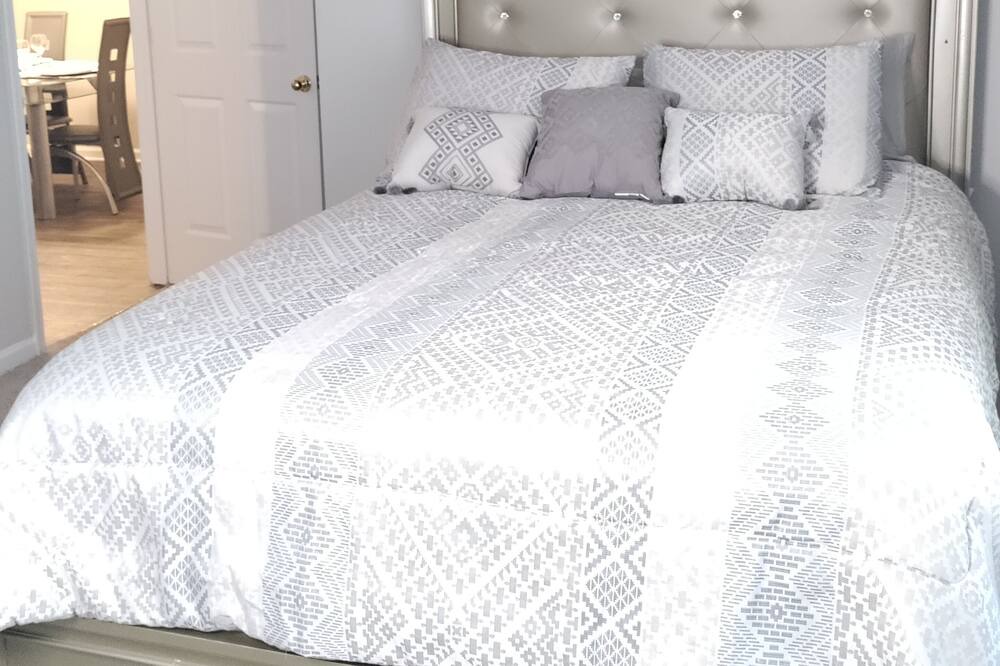 Photo of Bedroom in Lawrenceville