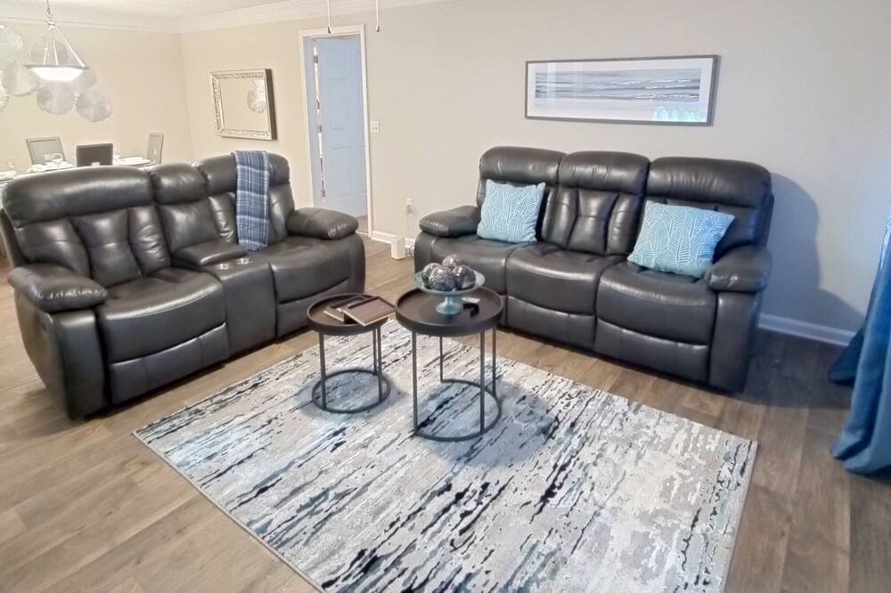 Photo of Livingroom in Lawrenceville