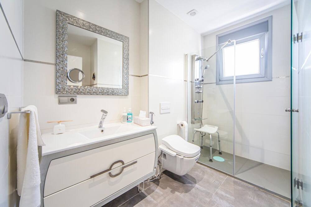 Photo of Bathroom in Riba-roja de Turia