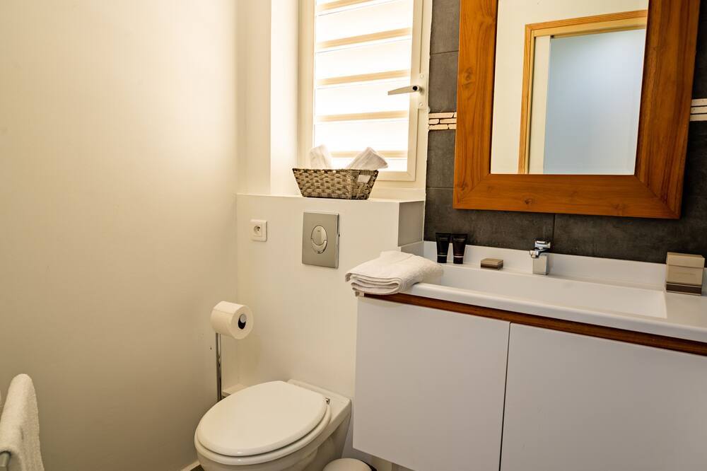 Photo of Bathroom in Nettle Bay