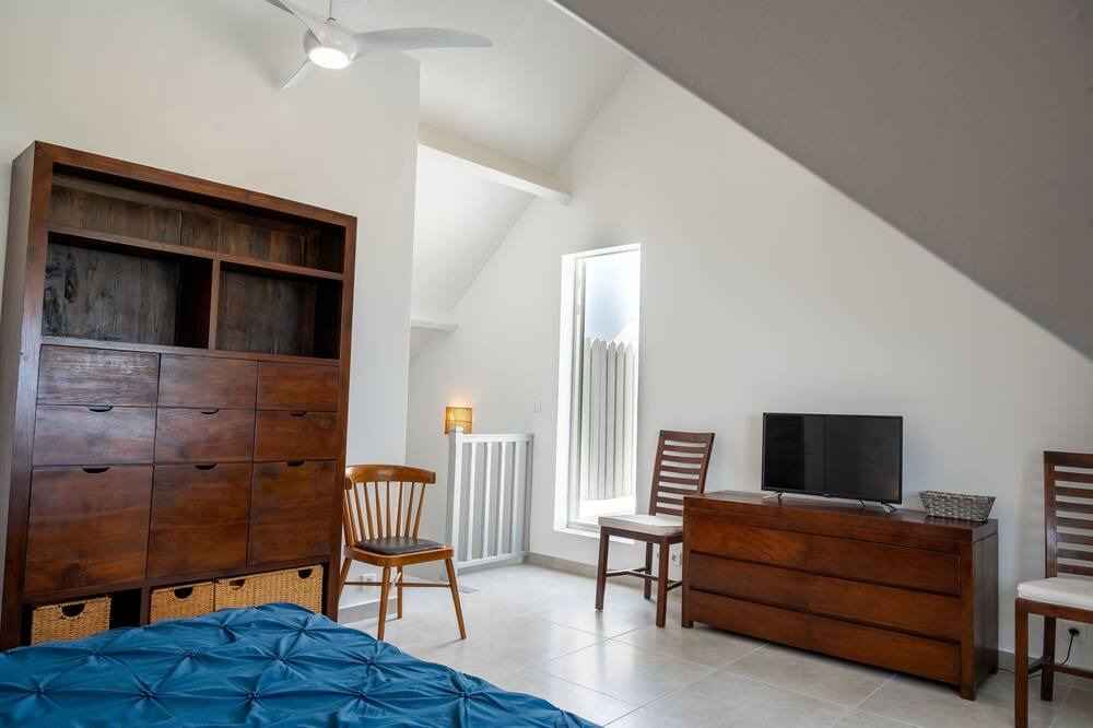 Photo of Others in Nettle Bay