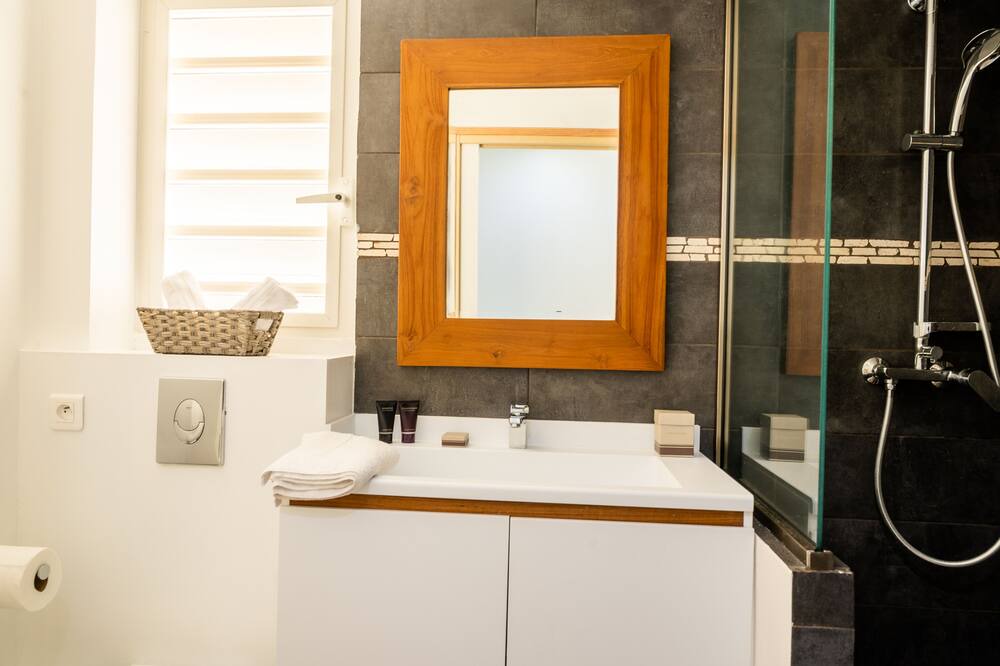 Photo of Bathroom in Nettle Bay