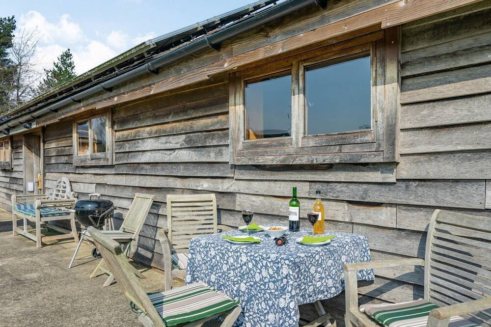 Photo of Patio Balcony in Llanvair Kilgeddin