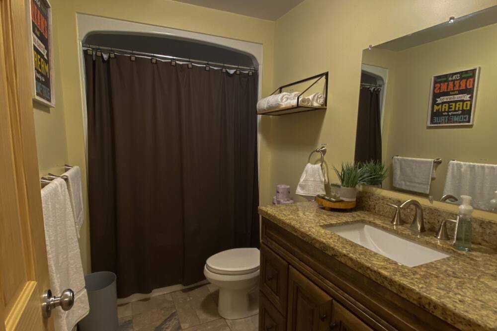 Photo of Bathroom in Tobermory