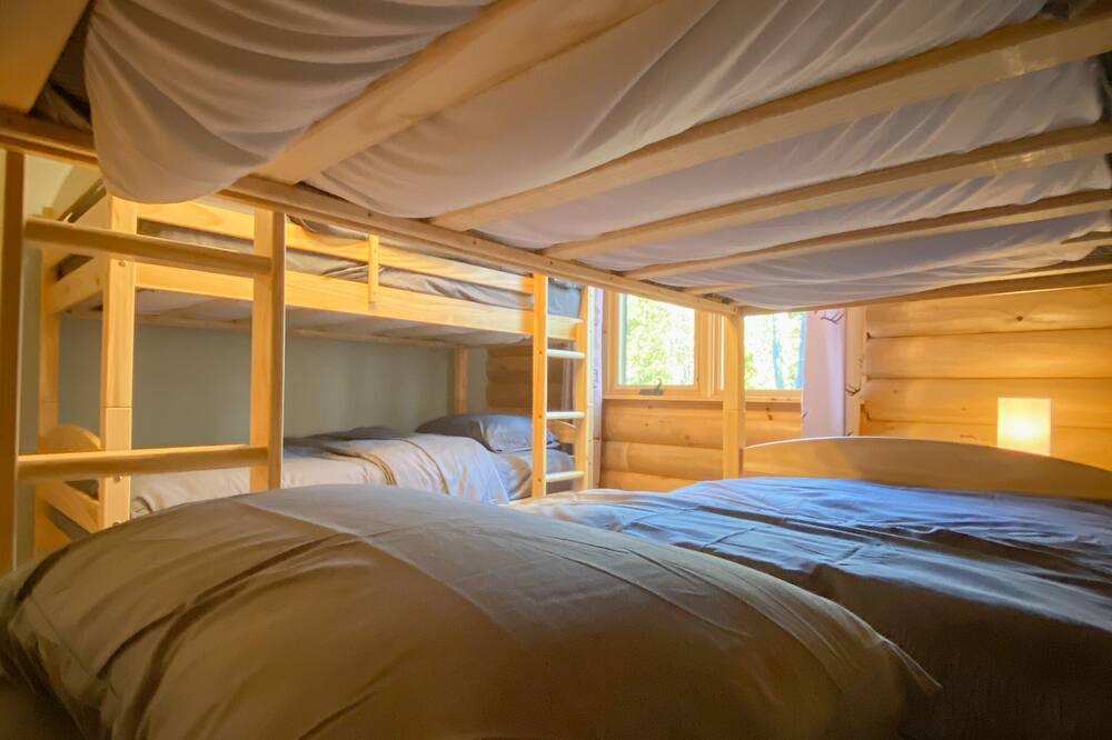 Photo of Bedroom in Tobermory