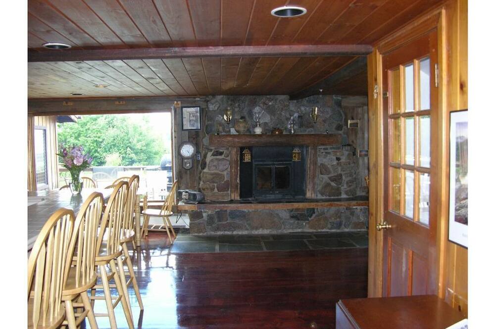Photo of Livingroom in Lake Clear