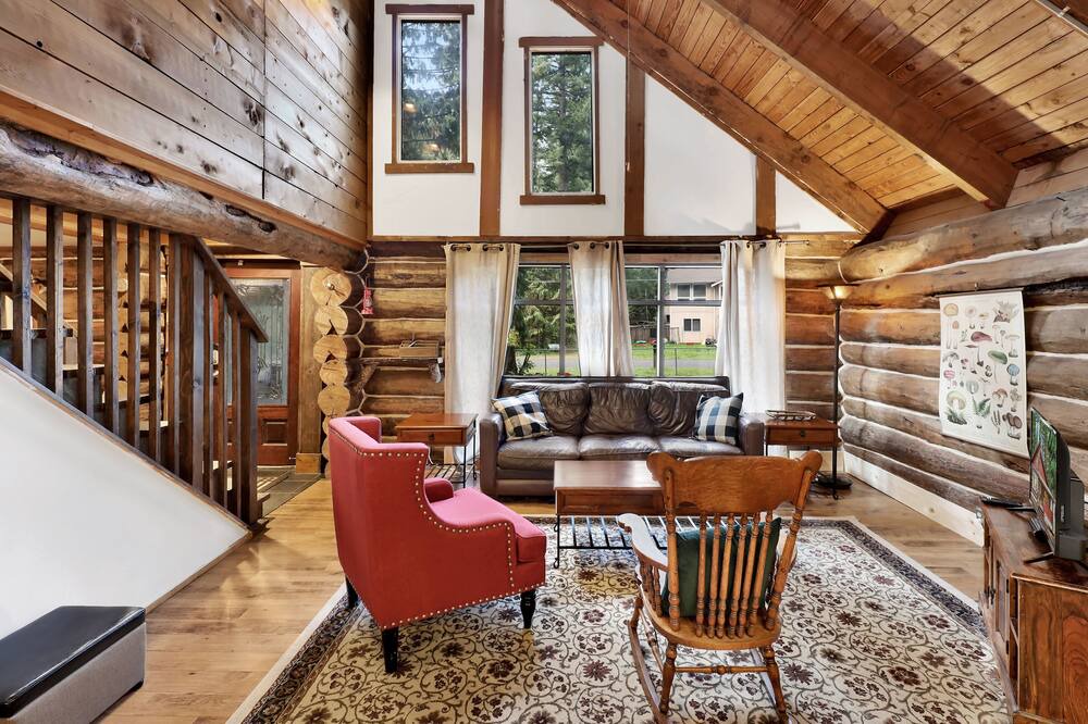 Photo of Livingroom in Peaceful Valley