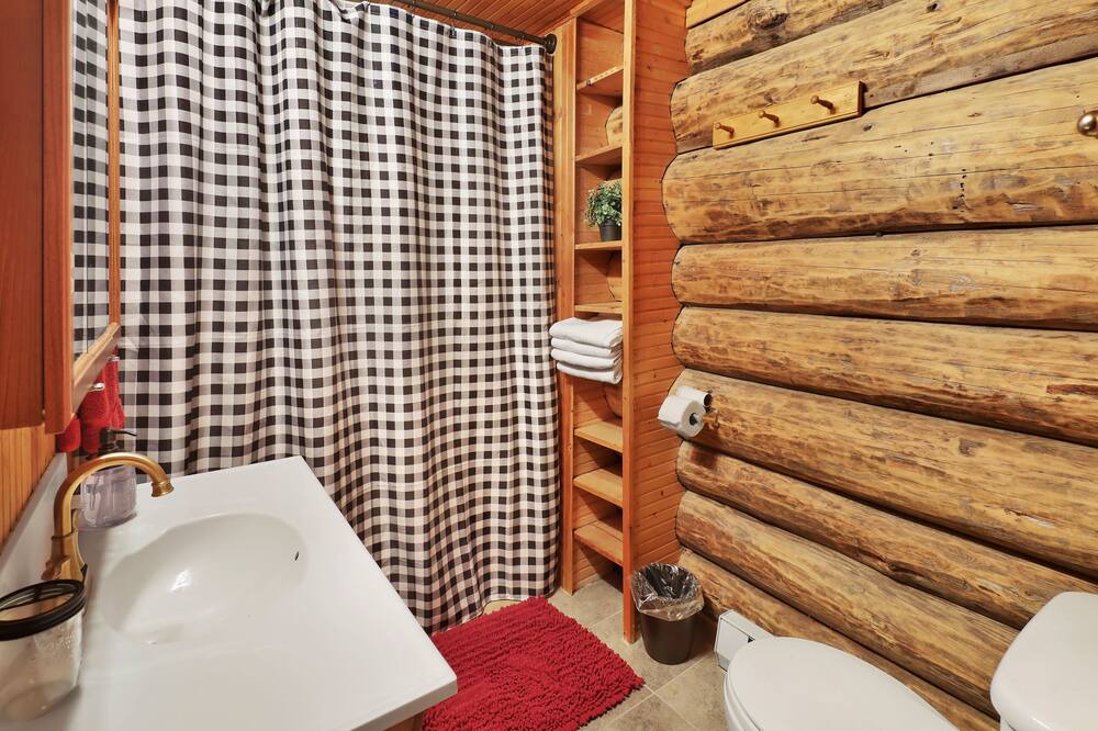 Photo of Bathroom in Peaceful Valley