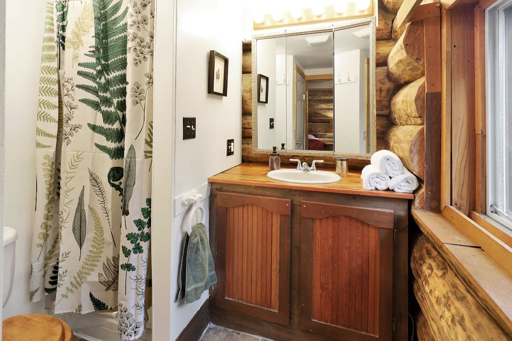 Photo of Bathroom in Peaceful Valley