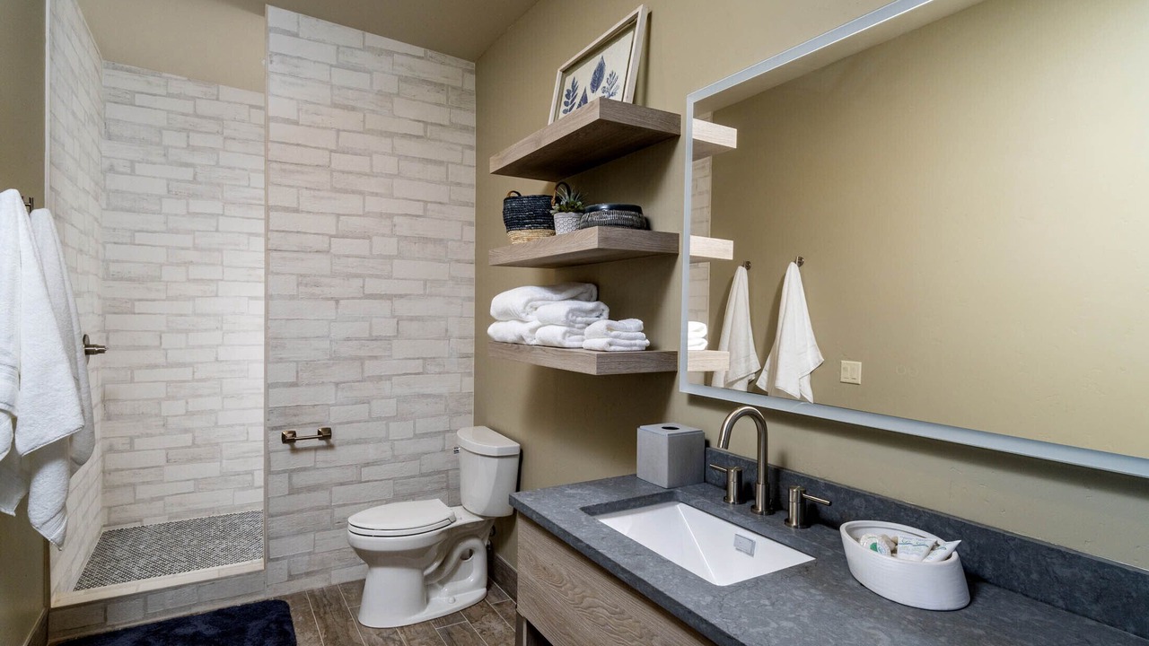 Photo of Bathroom in Sisters