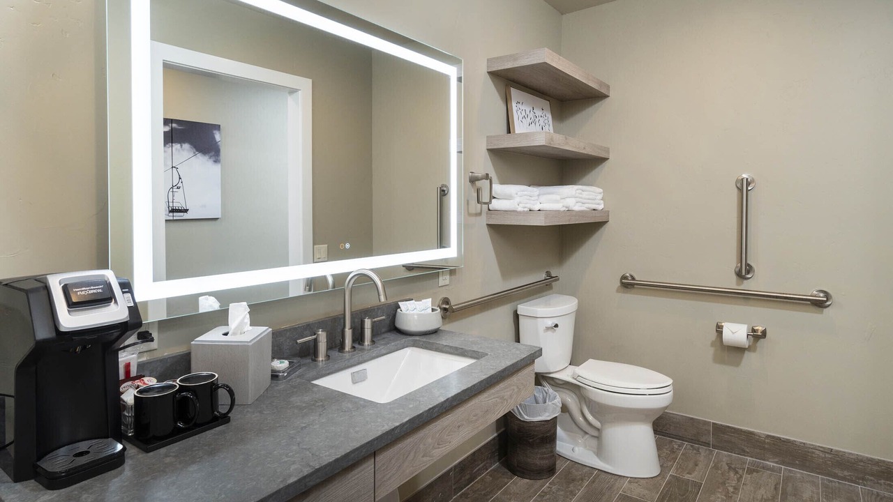 Photo of Bathroom in Sisters