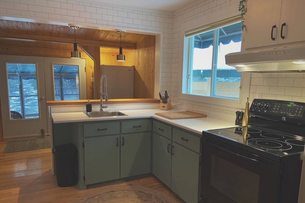 Photo of Kitchen in Sainte-Lucie-des-Laurentides
