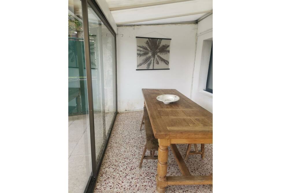 Photo of Patio Balcony in Nesle-la-Reposte