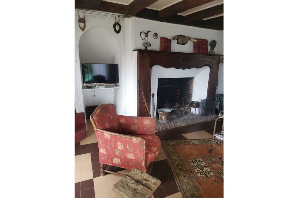 Photo of Bedroom in Nesle-la-Reposte