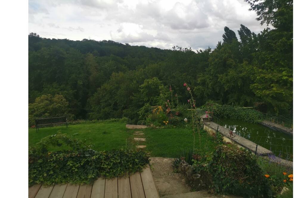 Photo of Outdoor in Nesle-la-Reposte